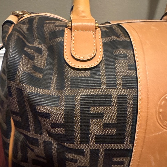 Fendi monogram  purse authentic excellent condition - Picture 3 of 13